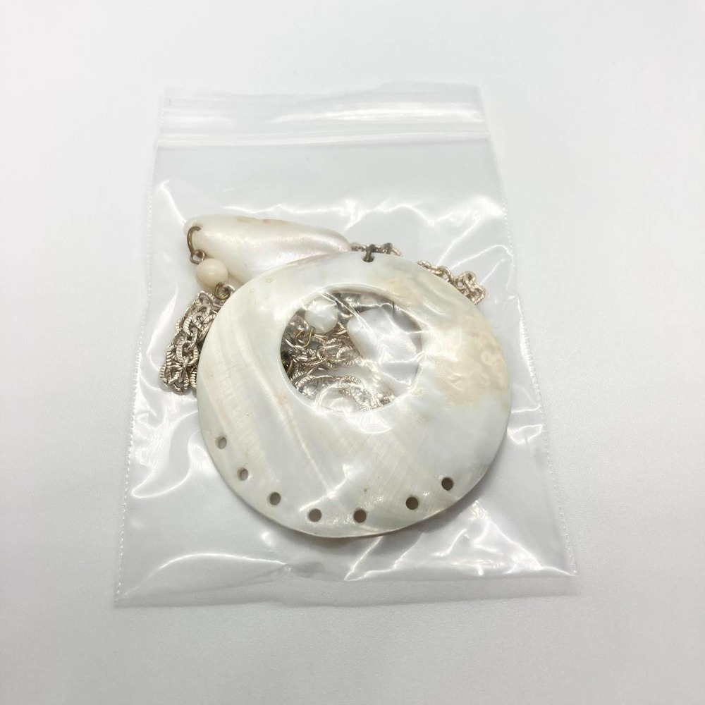 Mother of Pearl Seashell Necklace Round Cutout - Picture 9 of 9